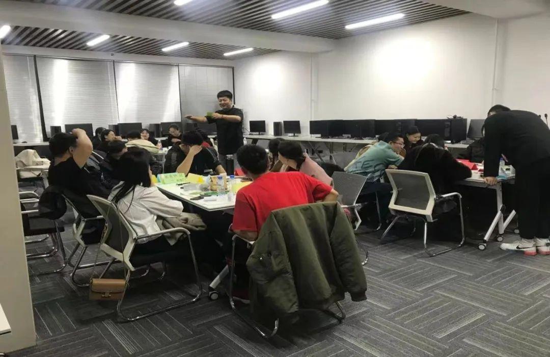 60 万创业担保贷款已发放！额尔古纳市人社创新举措助力创业与社保服务  第2张