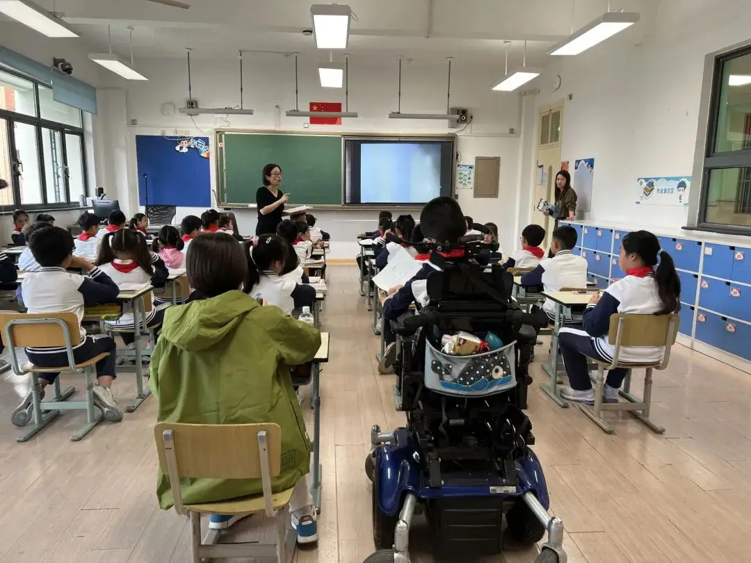 10 岁罕见病少年维洛：家在上海，我在努力活着