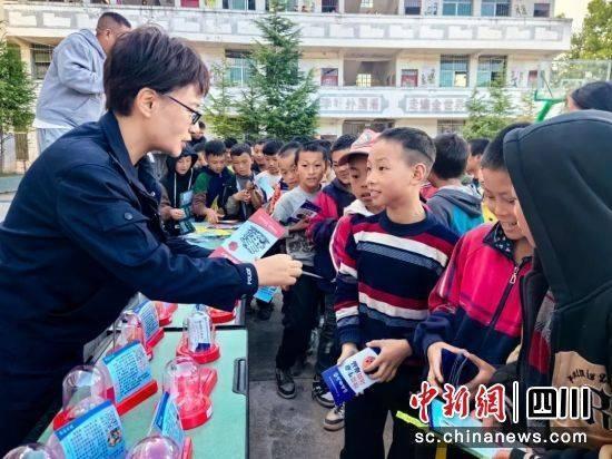 四川司法行政戒毒系统：巩固脱贫成果，助力乡村振兴  第2张
