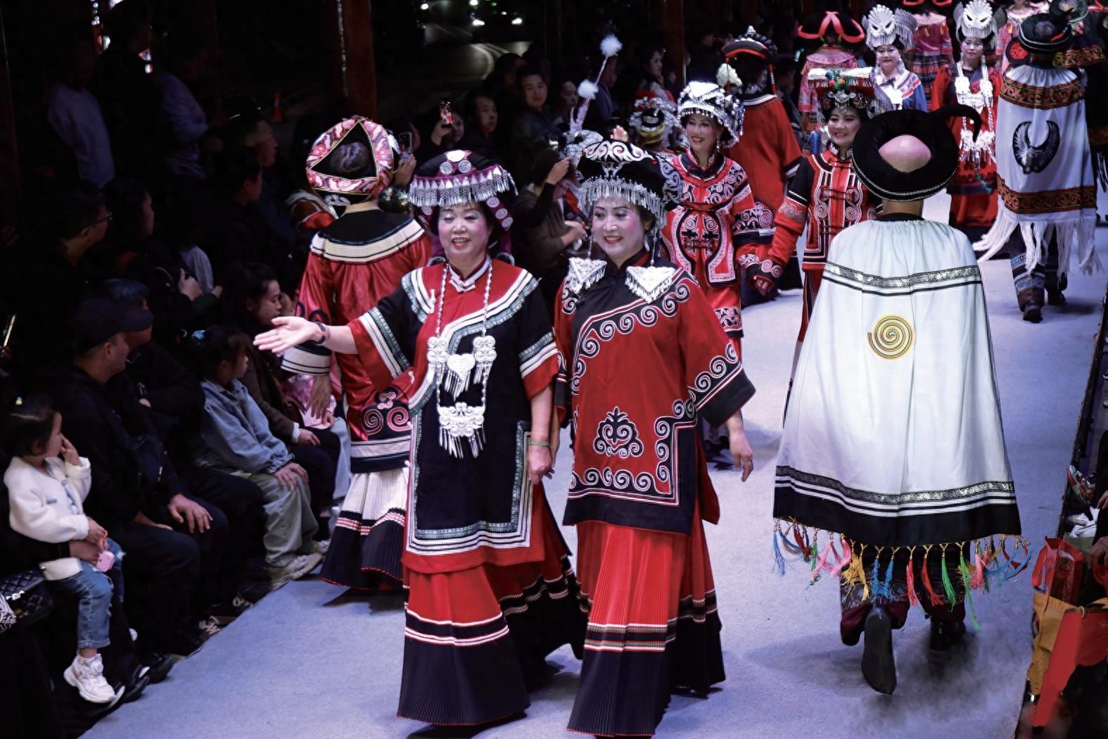 贵州村 T 民族服饰秀，一场展现非遗服饰魅力的视觉盛宴  第1张
