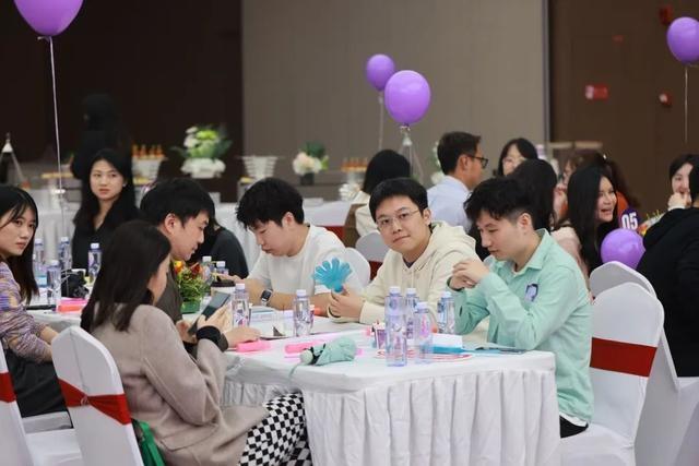 浪漫金秋，百位青年齐聚新江湾城街道，邂逅美丽爱情  第2张
