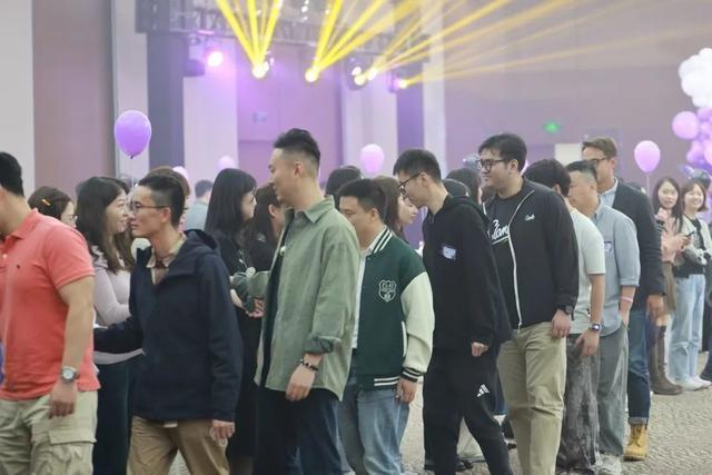 浪漫金秋，百位青年齐聚新江湾城街道，邂逅美丽爱情  第3张