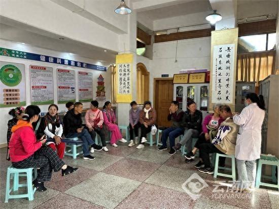 石林县老年大学携手中医院，这场关爱老年人身心健康的活动太精彩了  第1张