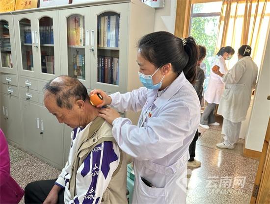 石林县老年大学携手中医院，这场关爱老年人身心健康的活动太精彩了  第2张