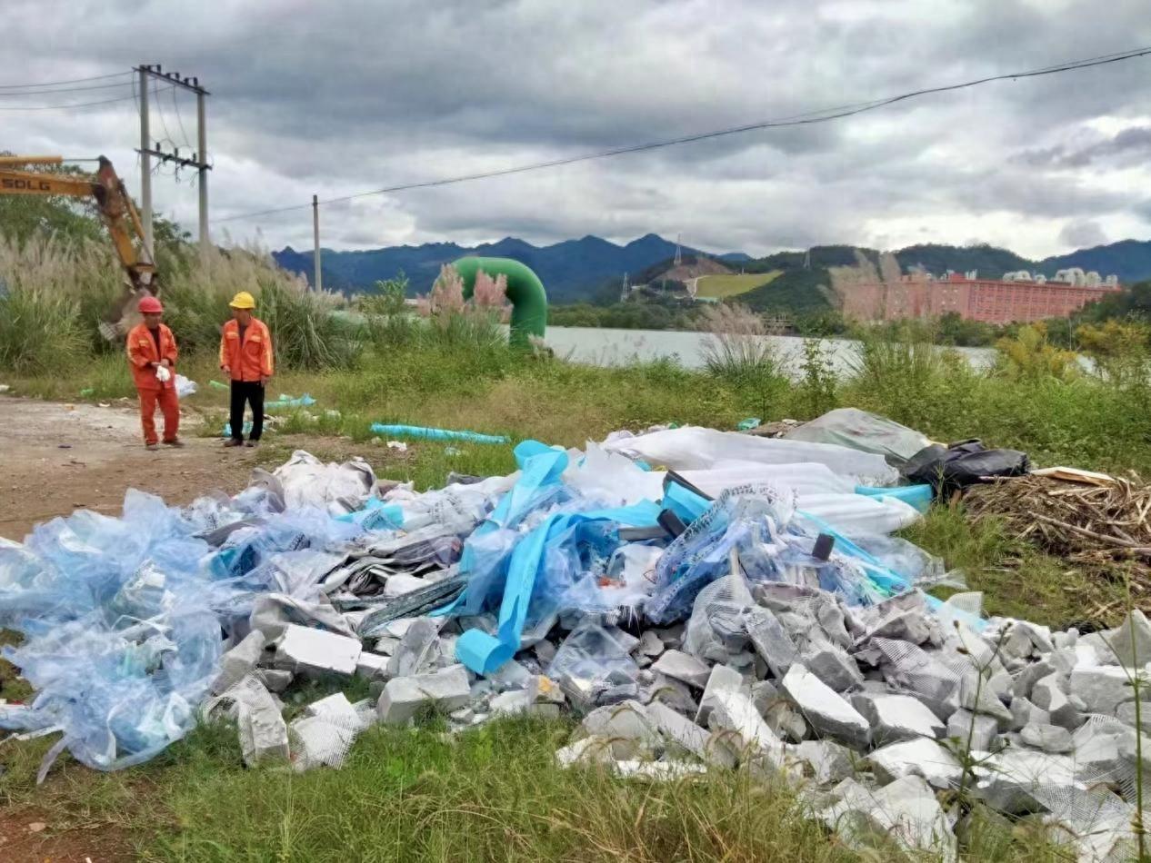 天台县公路非法倾倒垃圾现象频发，整治行动刻不容缓