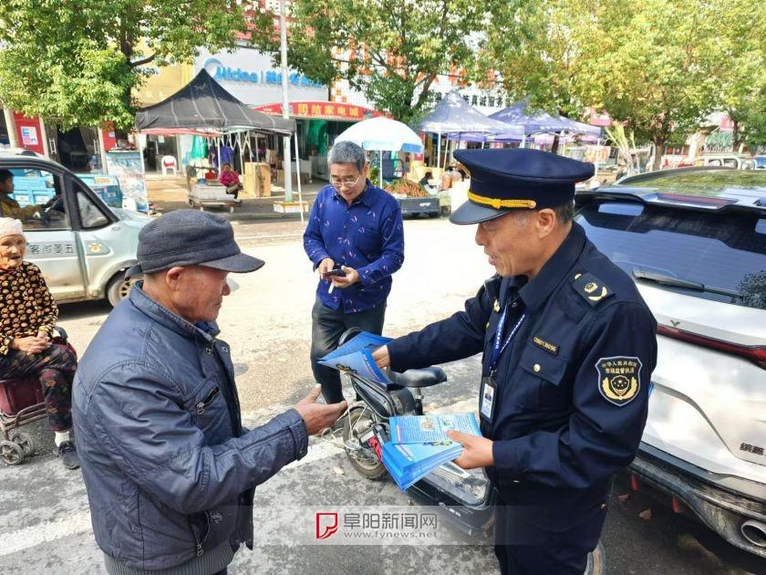 阜阳市临泉县黄岭市场监管所举办食品安全宣传周禁止传销宣传月现场宣传服务活动  第2张