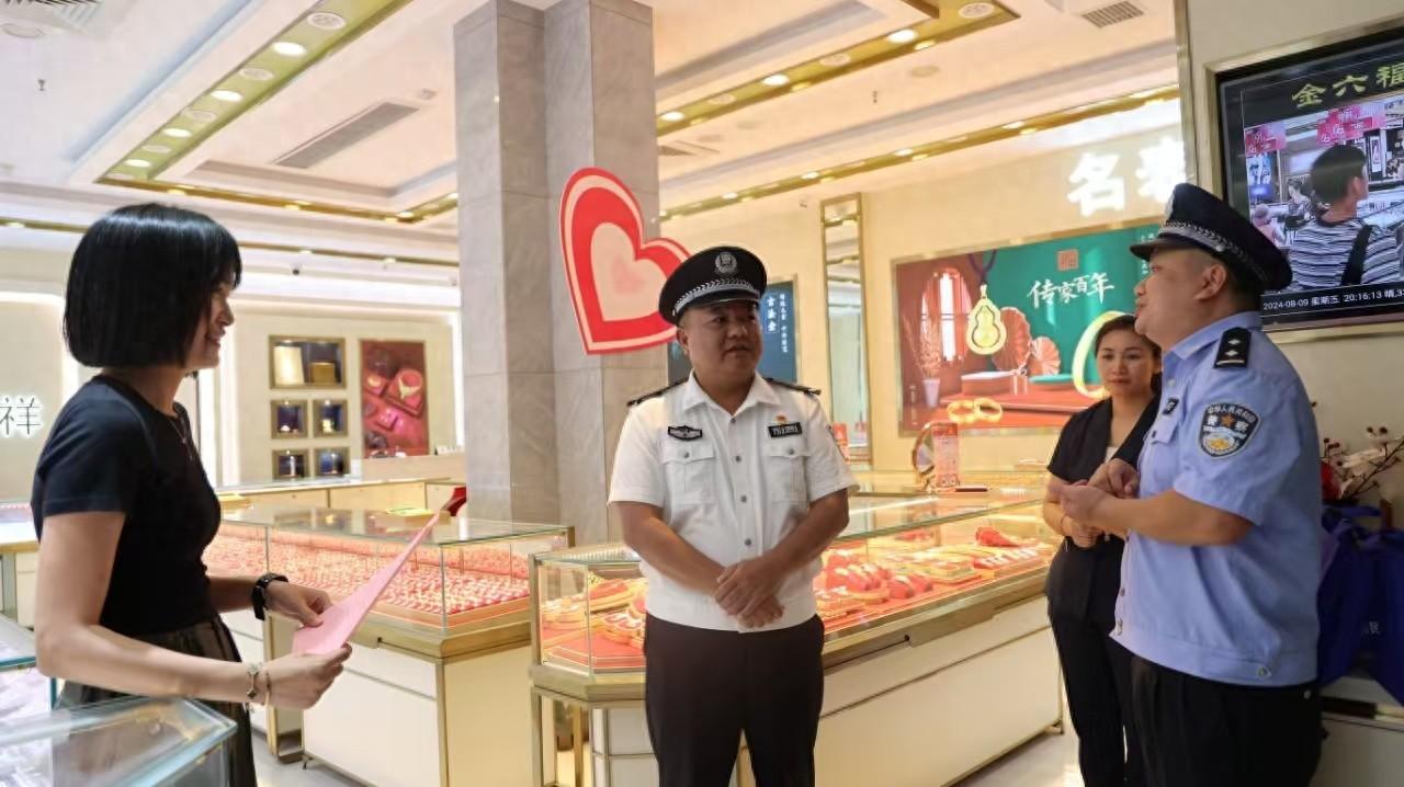 东兰县公安机关：促进民族团结，守护社会和谐，提升群众幸福感  第1张
