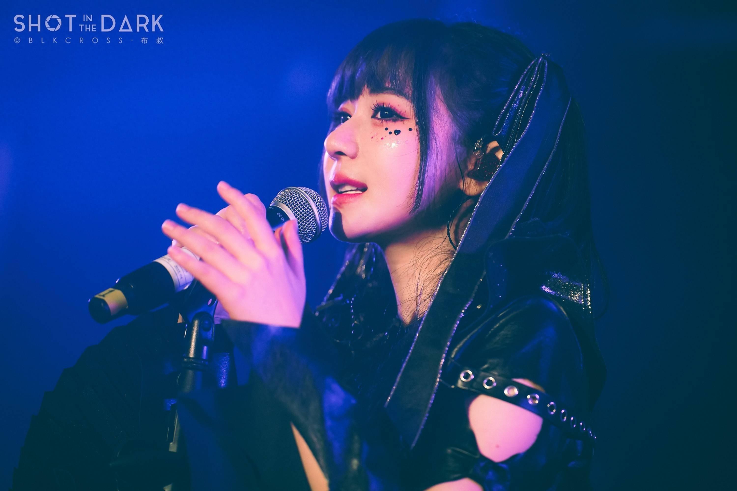 宝丽金旗下四喜丸子乐队,用国风摇滚嗨翻上海 第1张 宝丽金旗下四喜丸子乐队,用国风摇滚嗨翻上海 第1张