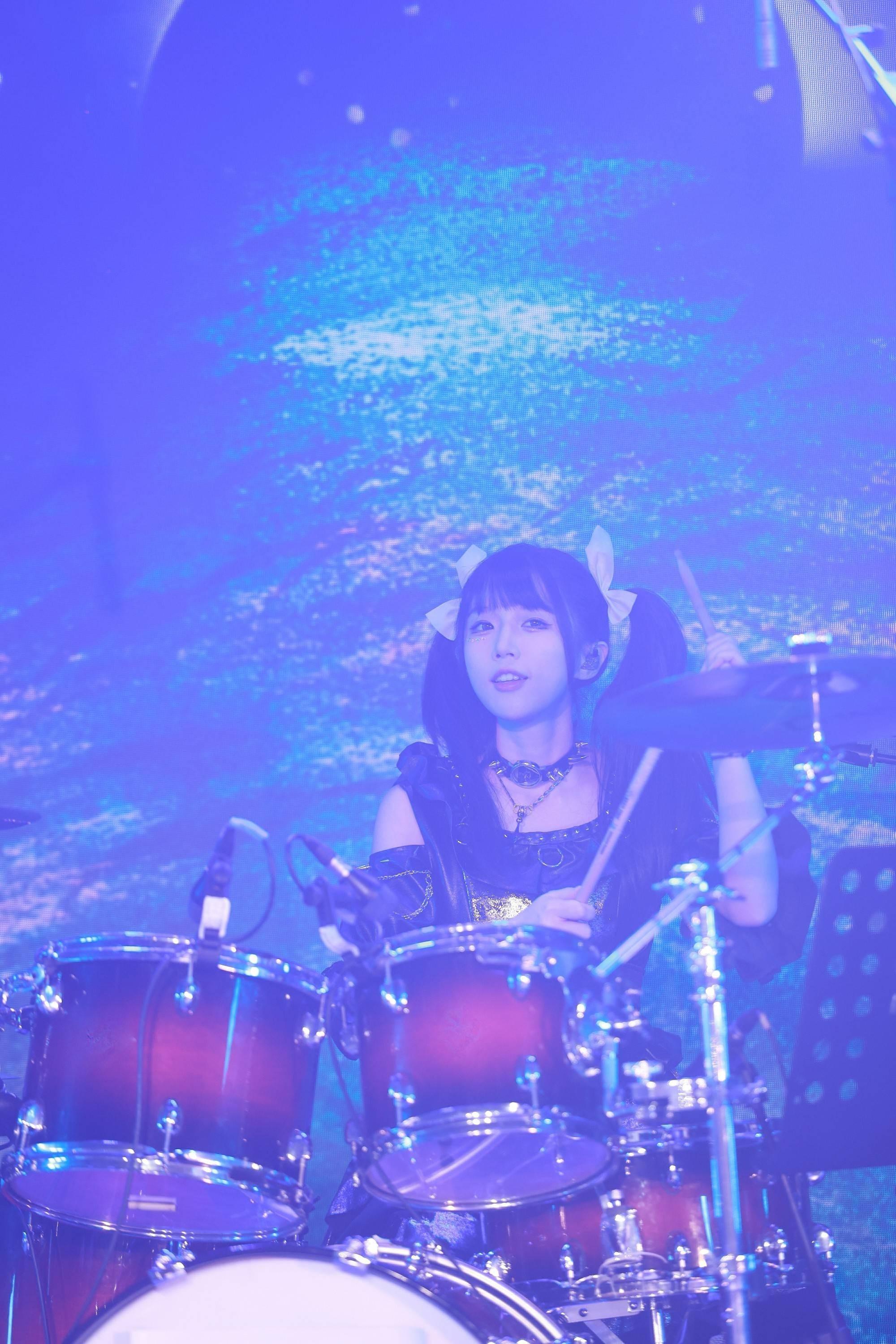 宝丽金旗下四喜丸子乐队,用国风摇滚嗨翻上海 第8张 宝丽金旗下四喜丸子乐队,用国风摇滚嗨翻上海 第8张