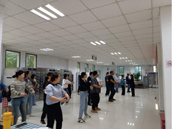 国家级健身气功教练亲授八段锦，限时两周，错过再等一年  第1张