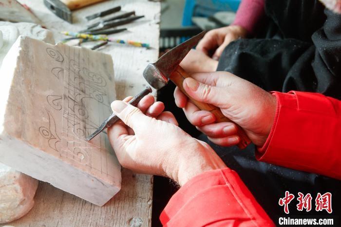 25 亿块玛尼石堆成的世界之最！歪果仁带你游青海，探寻藏文化魅力  第2张