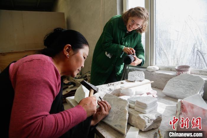 25 亿块玛尼石堆成的世界之最！歪果仁带你游青海，探寻藏文化魅力  第3张