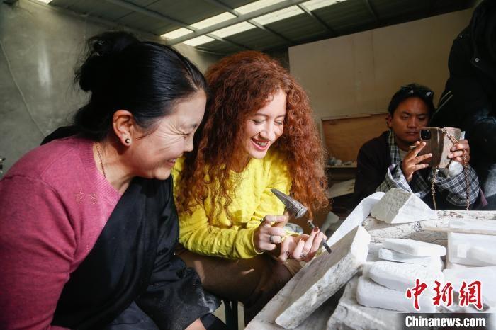 25 亿块玛尼石堆成的世界之最！歪果仁带你游青海，探寻藏文化魅力  第6张