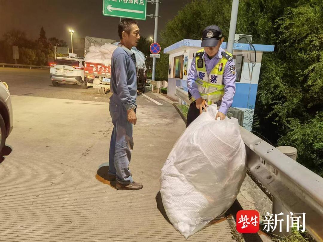 货车司机高速逆行数公里捡货物，惊险一幕引发众人深思  第2张
