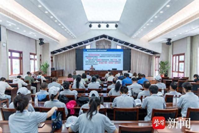 连云港市打造优质公益净滩平台，动员社会各界参与海洋垃圾治理