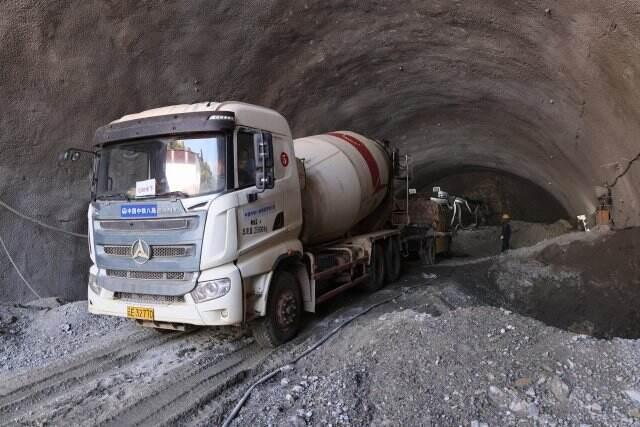 云南文山至蒙自铁路全面铺开建设，大规模建设正式启动  第2张