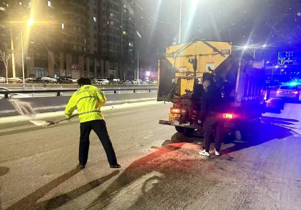 哈尔滨降雪预警：28日早出行必看！交警部门紧急提示，这些路段需特别注意  第2张
