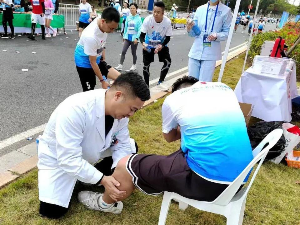 2024特步晋江马拉松赛:七重医疗保障,守护每一位跑者的生命安全 第2张 2024特步晋江马拉松赛:七重医疗保障,守护每一位跑者的生命安全 第2张
