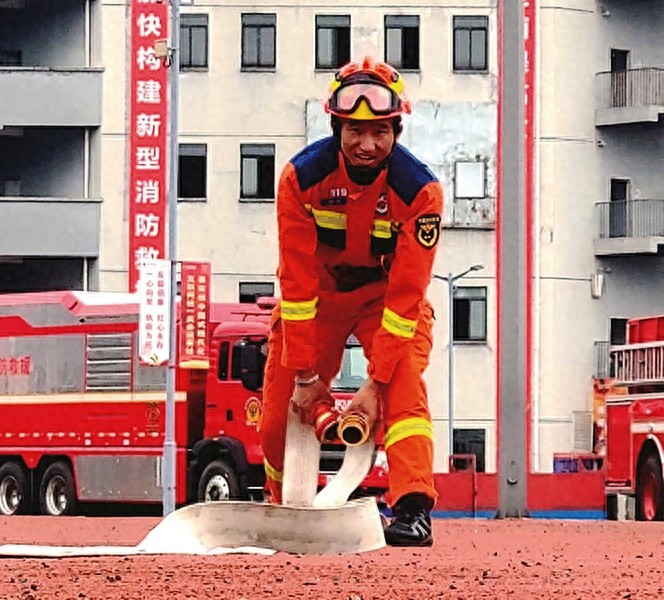 240次生死救援，他用47秒诠释生命至上：杨春蕊的消防传奇  第1张