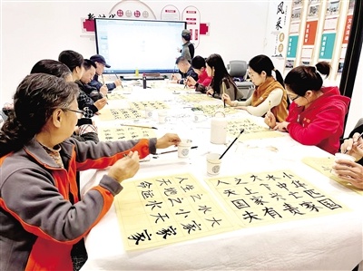 纺机夜校爆火!宝妈、退休职工争相报名,下班后的新选择 第1张 纺机夜校爆火!宝妈、退休职工争相报名,下班后的新选择 第1张