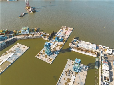 3万吨巨无霸沉管浮运出坞，广州如意坊隧道工程再创奇迹  第1张