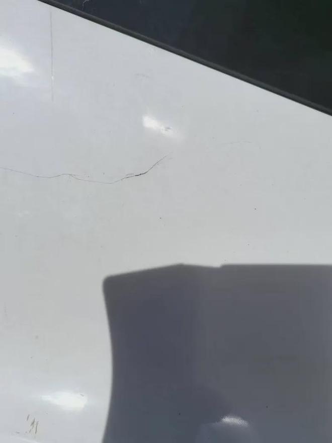 保时捷维修半年变晒车？128万豪车遭遇‘露天待遇’，车主怒讨说法  第2张