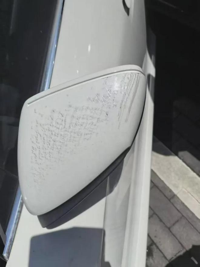 保时捷维修半年变晒车？128万豪车遭遇‘露天待遇’，车主怒讨说法  第3张