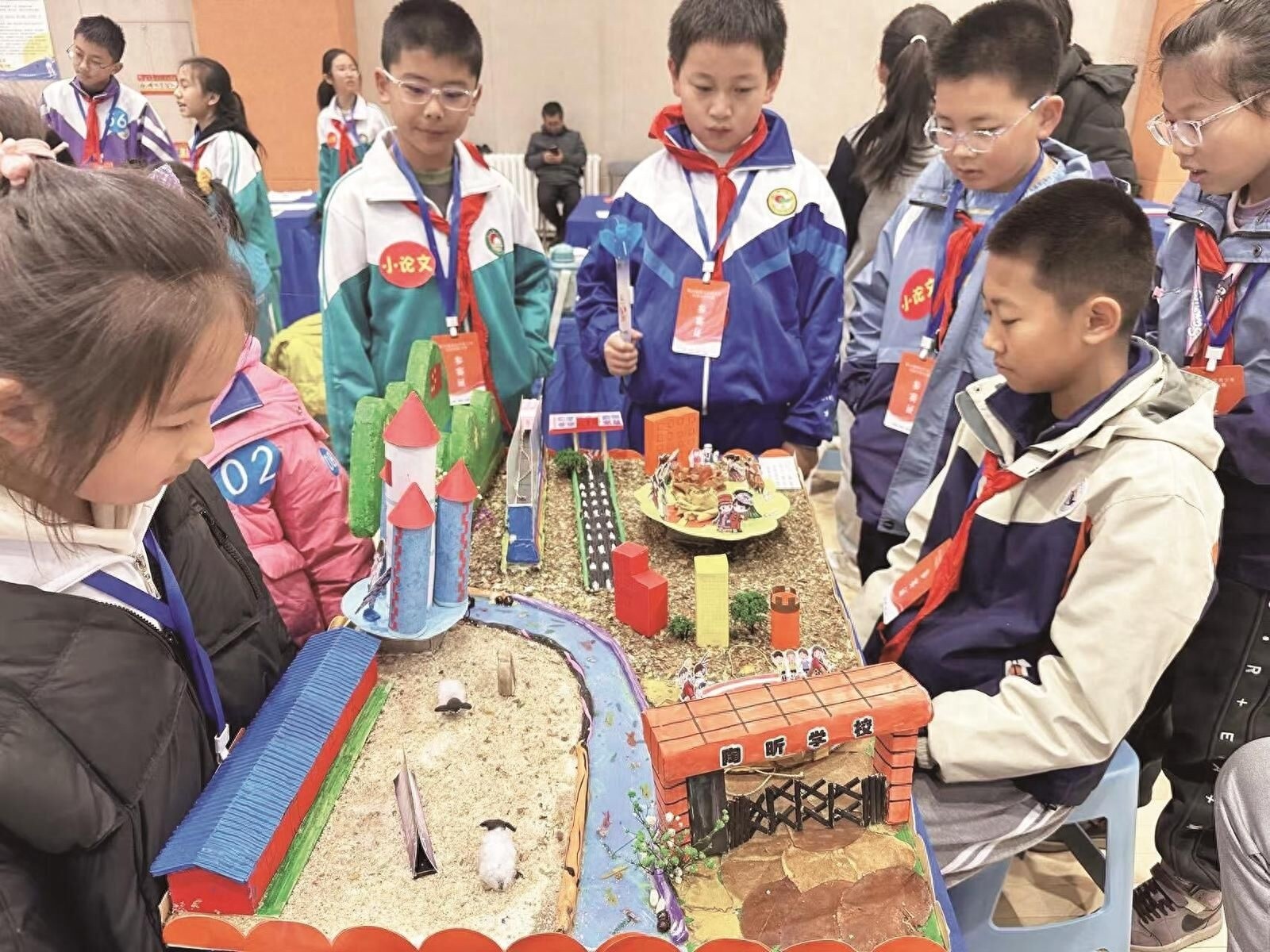 500名青少年科技创新大赛现场，326件作品惊艳亮相，谁将成为下一个科技之星？  第1张