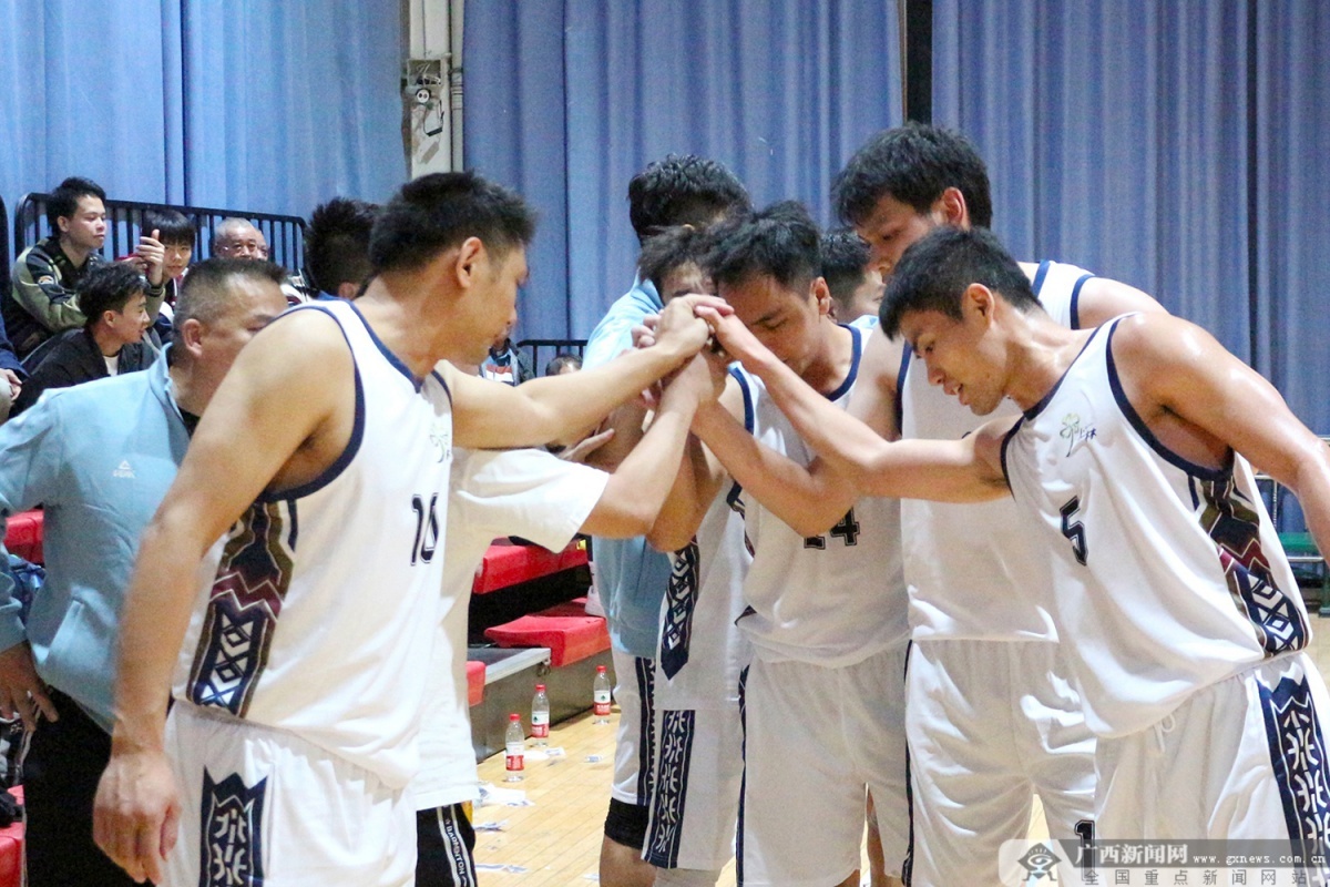 南宁市运会篮球赛落幕，宾阳县队96-87力克青秀区夺冠，精彩瞬间不容错过  第3张