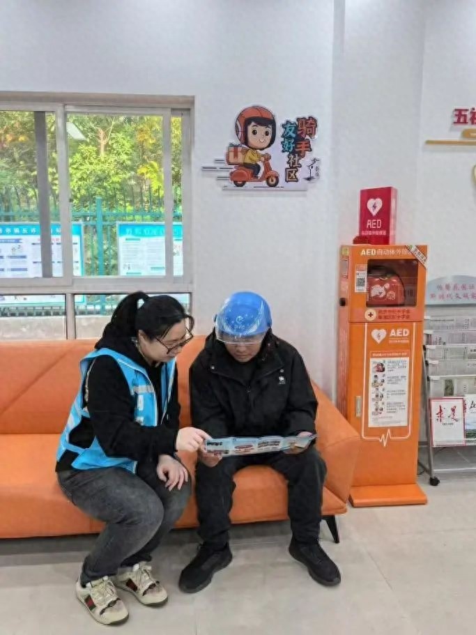 秦虹街道暖心举措：骑手友好社区打通外卖配送最后一公里，骑手点赞送餐更便捷