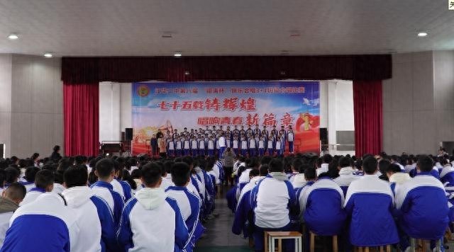 七十五载辉煌，青春唱响新篇章：江华二中德清杯合唱比赛震撼上演