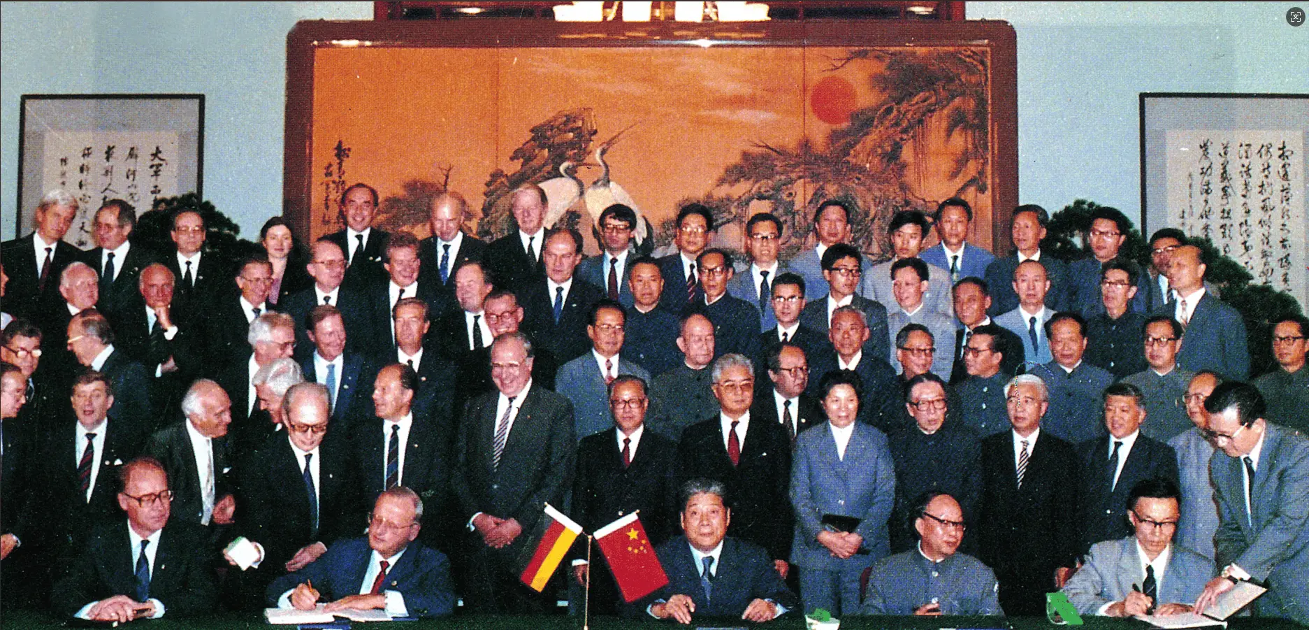 中国汽车市场大浪淘沙：上汽大众与大众汽车续约55年，开启合资新篇章  第2张