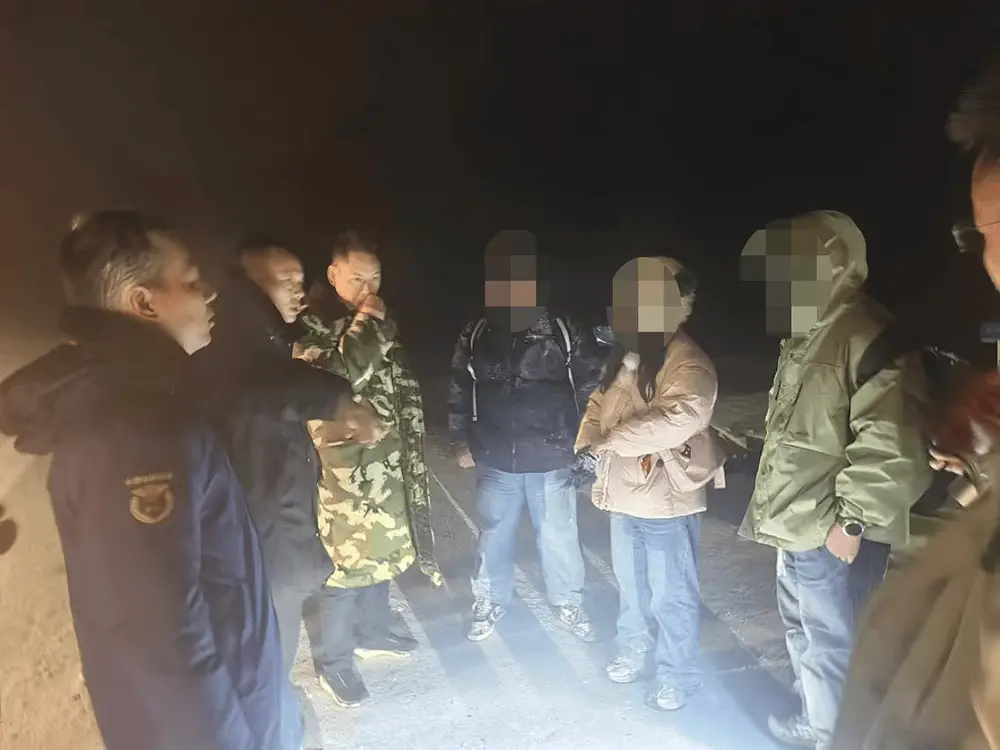 三游客冒险闯入九顶山未开发区域，零下低温下迷路惊魂，救援队伍紧急出动  第2张