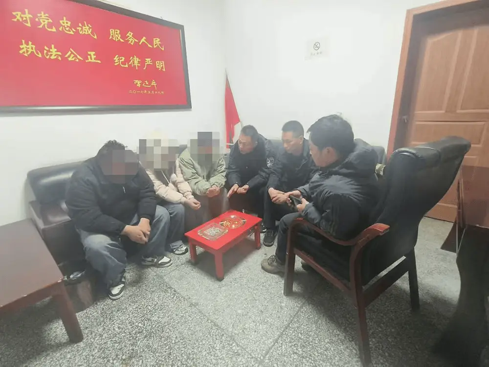 三游客冒险闯入九顶山未开发区域，零下低温下迷路惊魂，救援队伍紧急出动  第3张