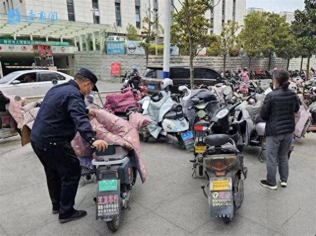 【独家揭秘】短短几分钟，非机动车违停如何让城市文明形象岌岌可危？