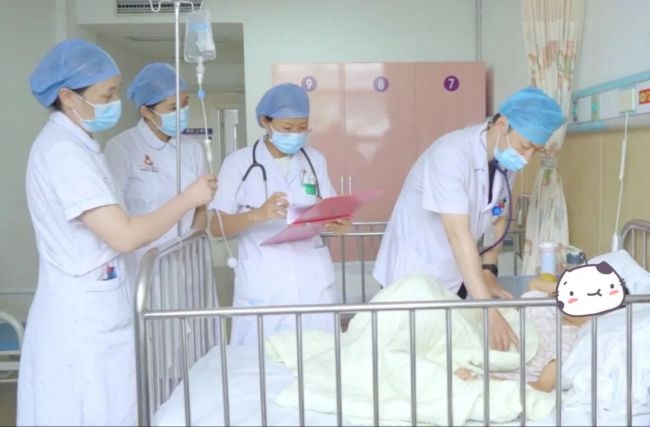 2岁女童因瓜子仁卡喉，10天后陷入嗜睡，医生紧急救治揭示饮食恐惧真相  第2张