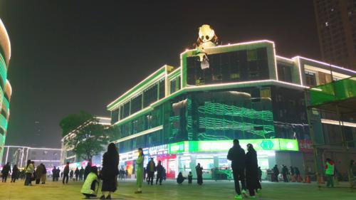 新华街区重生记:老街新颜,烟火与时尚交织的惊艳回归 第3张 新华街区重生记:老街新颜,烟火与时尚交织的惊艳回归 第3张