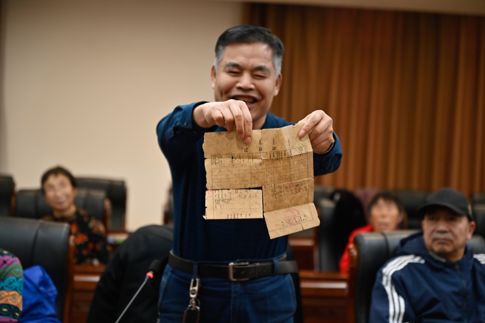 60年后重逢：33名国家的孩子与亲人团圆，锡林郭勒盟公安局的感人故事  第3张