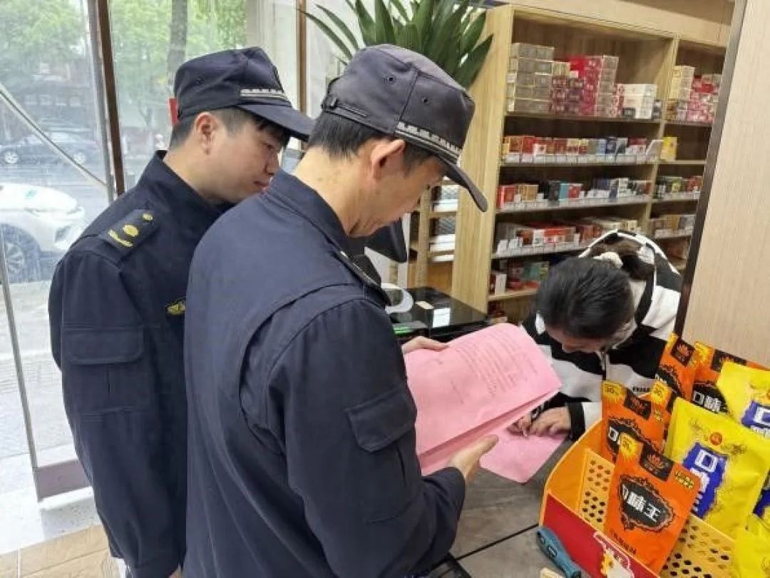湖州发布首个文明养犬公约，南浔区执法局多措并举推进，市民争做文明好市民  第1张