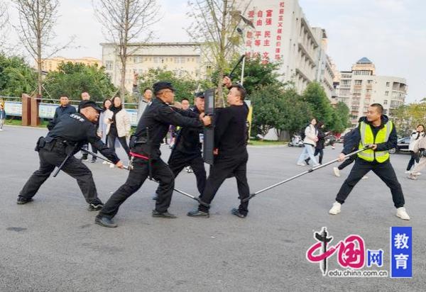 宜宾汉安中学实战演练：1分钟自救、3分钟互救、5分钟增援，筑牢校园安全防线  第2张