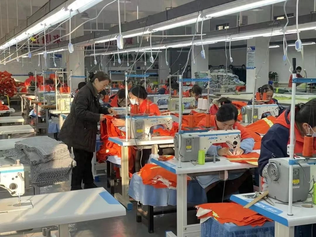 揭秘利通区非公企业产改新路径：一乡一企一策，16项举措绘就产业工人改革蓝图  第1张
