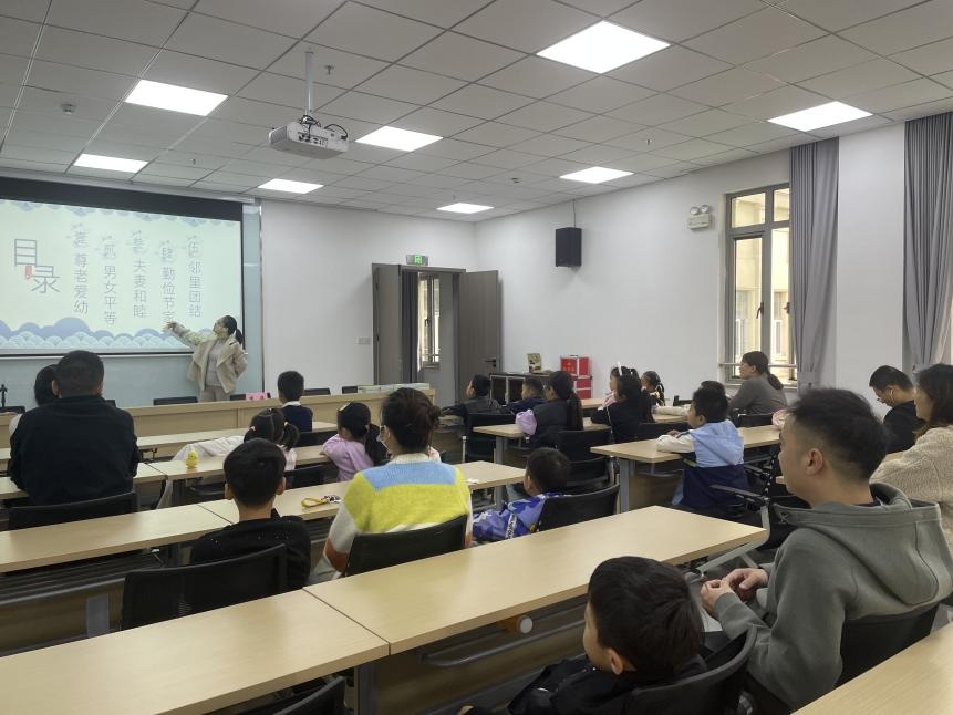 传承中华家风，点亮国风书灯：宝融社区青少年家训活动引发热烈反响  第2张