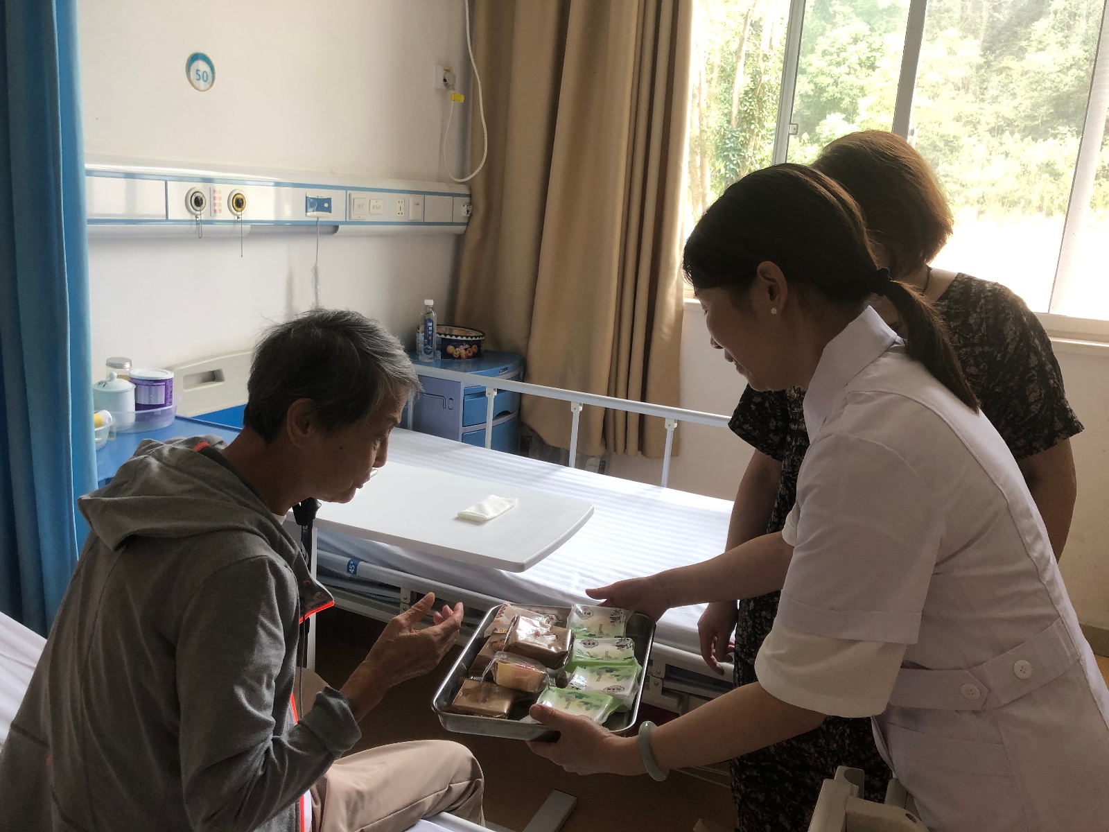 91岁刘奶奶的医养中心生活：从九道湾到湘江，她的晚年为何如此幸福？  第3张