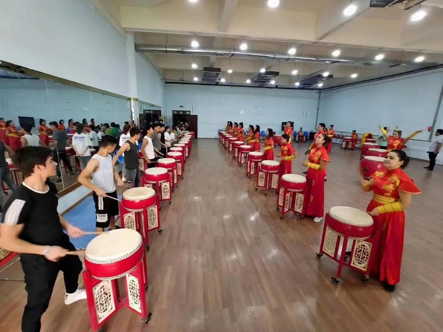 跨越万里，沪喀文化交流周点燃两地热爱，探秘上海援疆的润物细无声  第3张