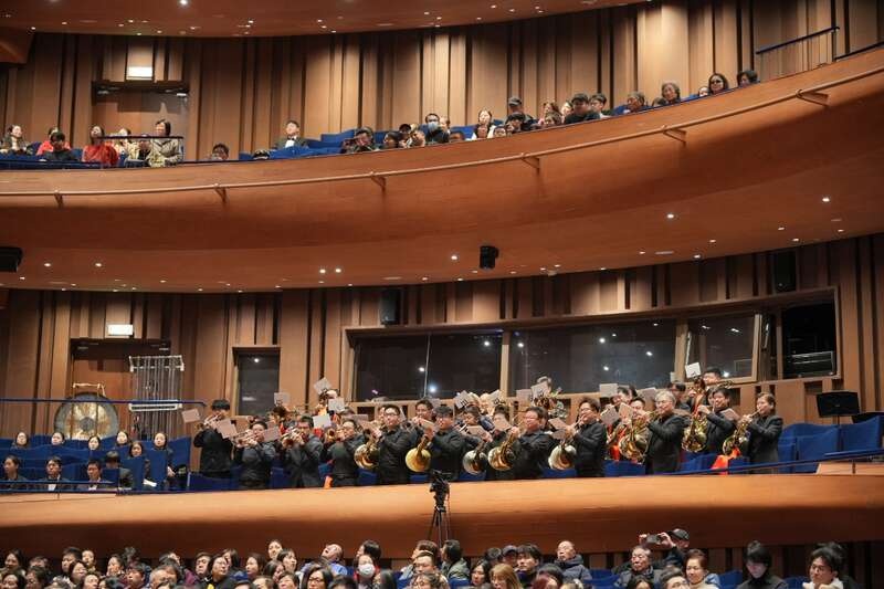 震撼！300人超庞大乐团奏响上海音乐学院97周年庆典，阿尔卑斯山交响曲惊艳全场  第4张