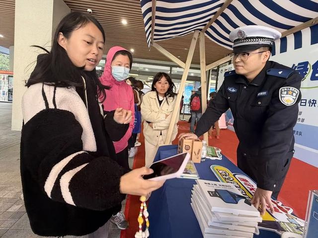 2024年徐汇区文明交通·携手共创：骑手小哥的交通安全新篇章  第5张