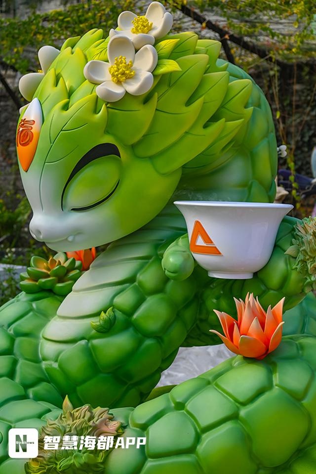 泉州古城蛇生肖IP七彩刺桐蛇隆重登场，州州掀起拍照打卡热潮  第8张