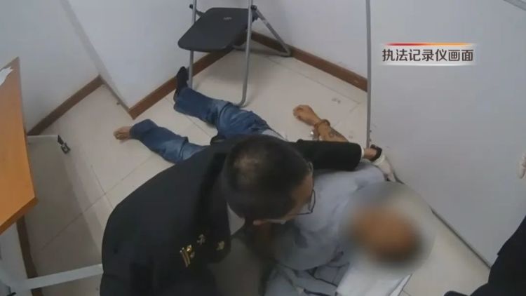 惊险！罗湖海关查获罕见人体藏毒案，男子竟用气球藏匿冰毒，毒瘾发作险象环生  第3张