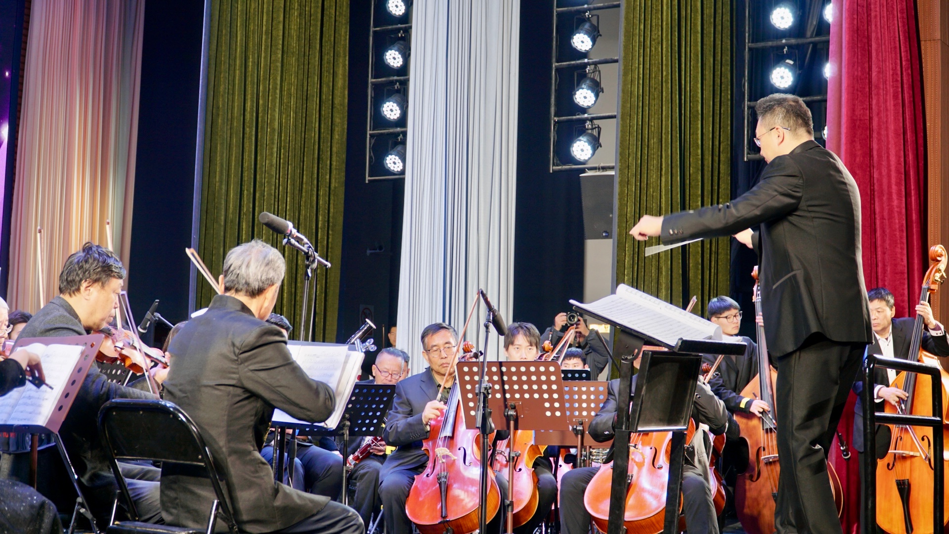 2025银川之春群众新年音乐会：艺术家精湛演奏引爆全场，你绝对不能错过的视听盛宴  第3张