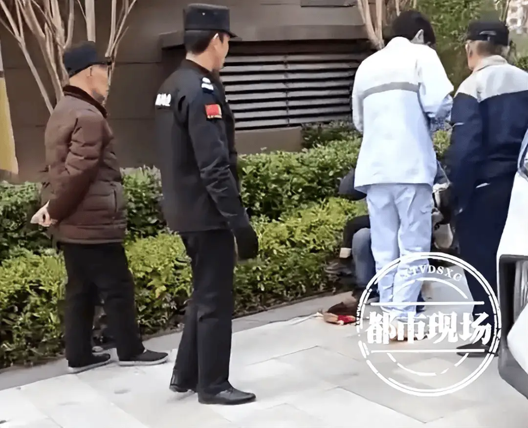 惊魂瞬间！南充阳光江山公园城小区儿童13楼坠楼，家长疏忽还是物业失责？